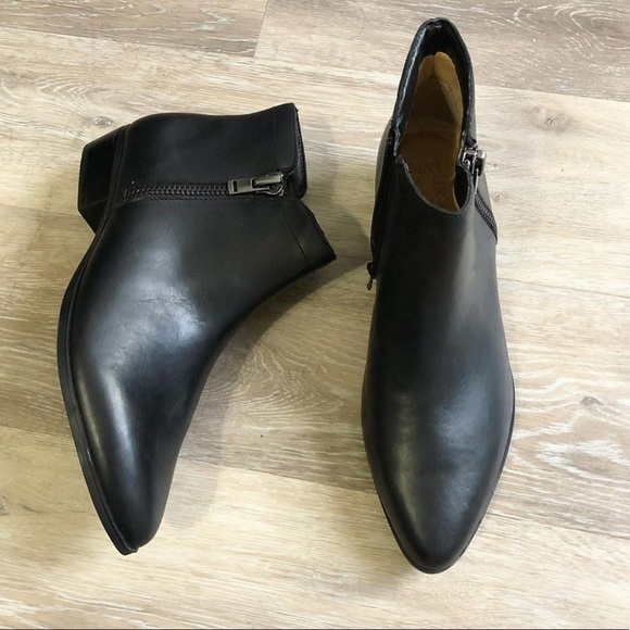 naturalizer blair booties black